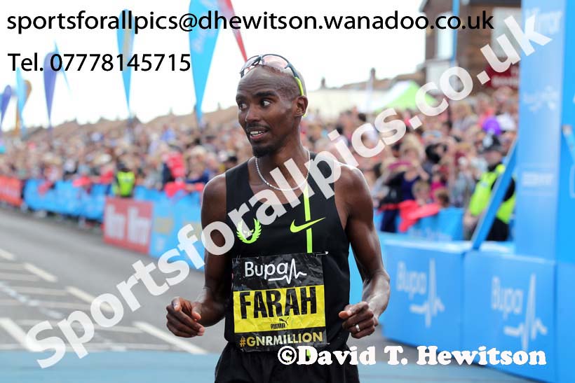 Mo Farah after winning the mens 2014 BUPA Great North Run. Photo: David T. Hewitson/Sports for All Pics